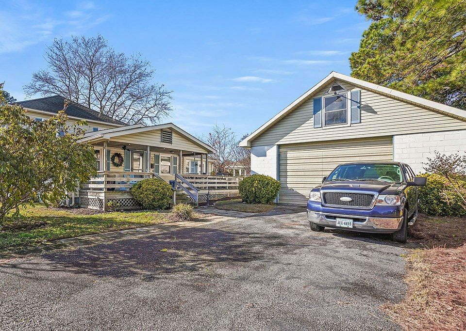5 Liberty St, Wachapreague, VA 23480 Zillow