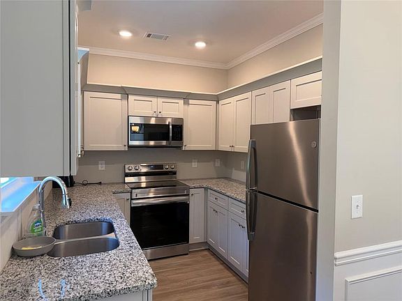 5th image of 311 Melody Ln NE