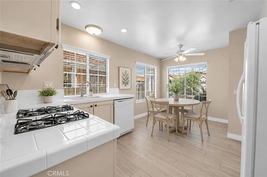 2 bed, 1206 sqft, $2,700 — Photo 4