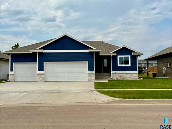 1002 Birch St, Harrisburg, SD 57032