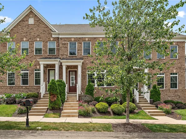 240 Venango Trl, Mars, PA 16046