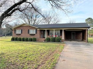 418 Bishop Branch Rd, Pendleton, SC 29670