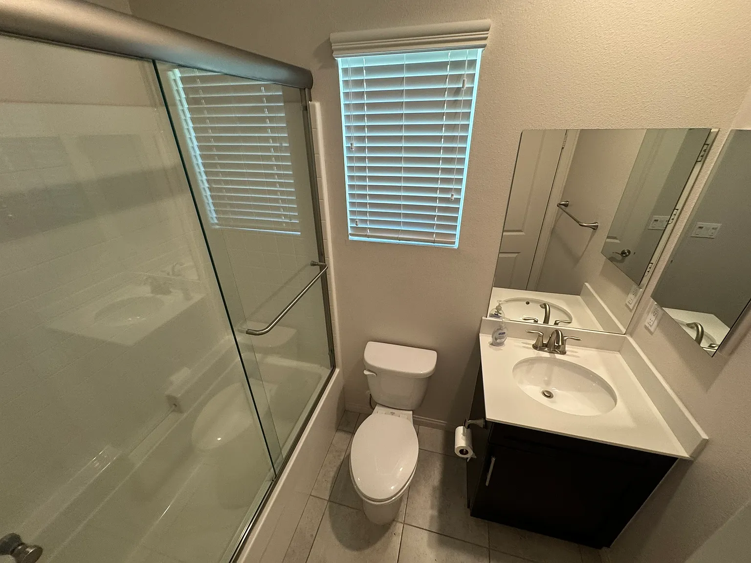 4 bed, 2852 sqft, $4,780 — Photo 4