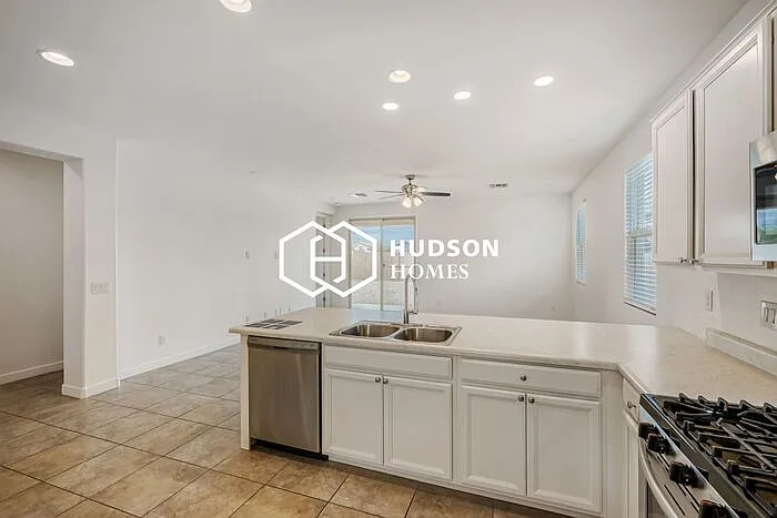 6326 W Raymond St — Photo 11