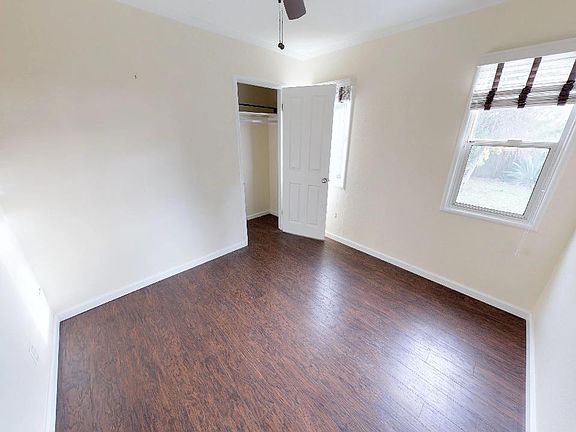 4th image of 25235 Delmar Ave