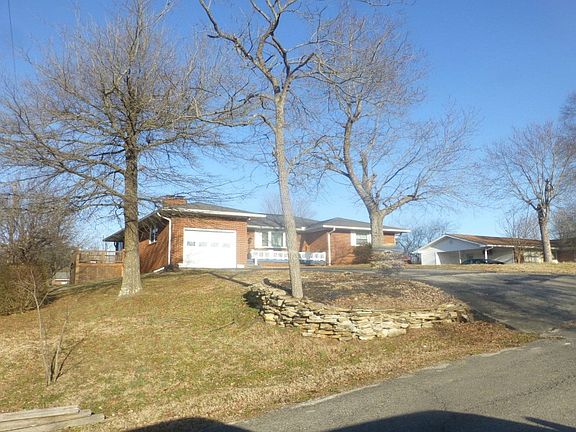 3rd image of 3107 Dorothy Ln