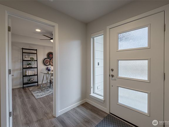 4th image of 23712 8th Drive SE #B