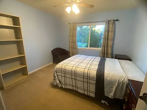 1 bed, 3000 sqft, $1,100 — Photo 2