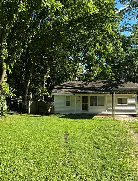 1930 E Monroe St — Photo 1