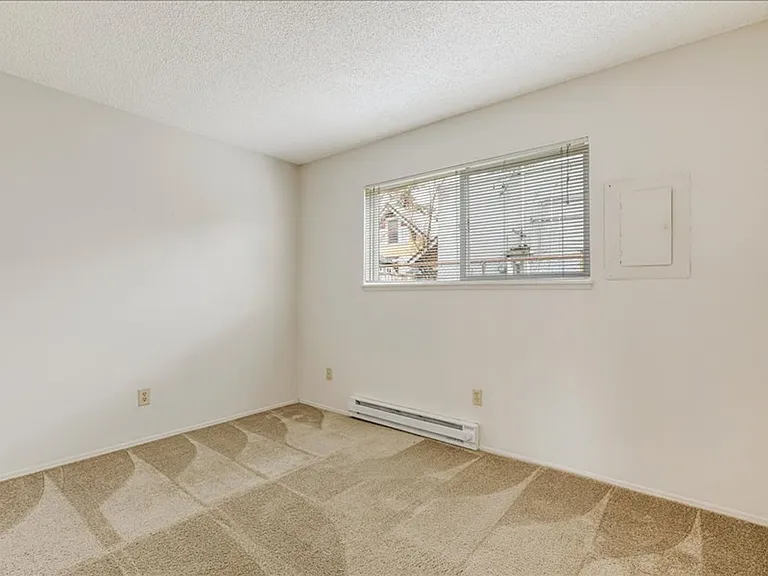 3430 SE 58th Ave — Photo 11