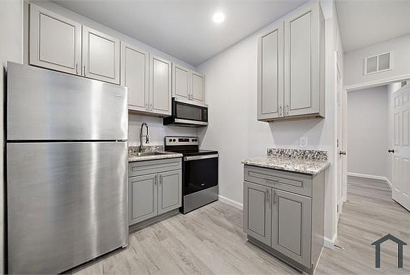 1st image of 920 Avenue L #G