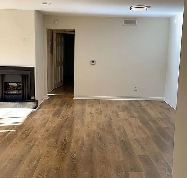 2050 S Bentley Ave — Photo 12