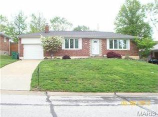 185 Bridgeview Ln, Saint Louis, MO
