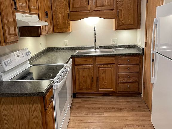 2nd image of 101 18th Ave N APT C