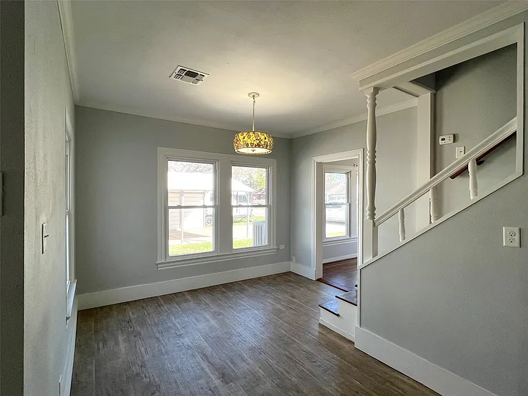 801 Avenue F — Photo 10