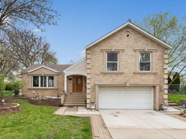 193 Longridge Dr, Bloomingdale, IL 60108