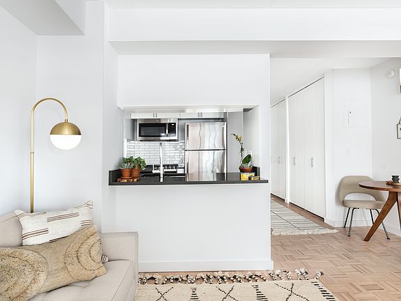 4th image of 200 E 87th St APT 10L