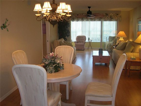 3rd image of 655 W Lake Jasmine Cir Unit 655-107