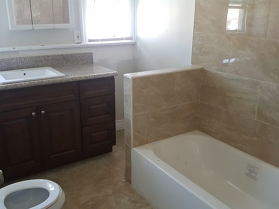 4th image of 913 1/2 N Soto St