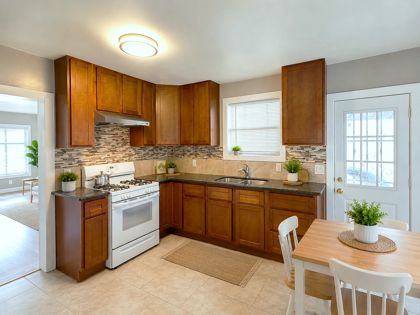 ~Lovely 2bdrm/2bath Newly Remodeled Home W/Washer&Dryer Hook Ups! — Photo 1