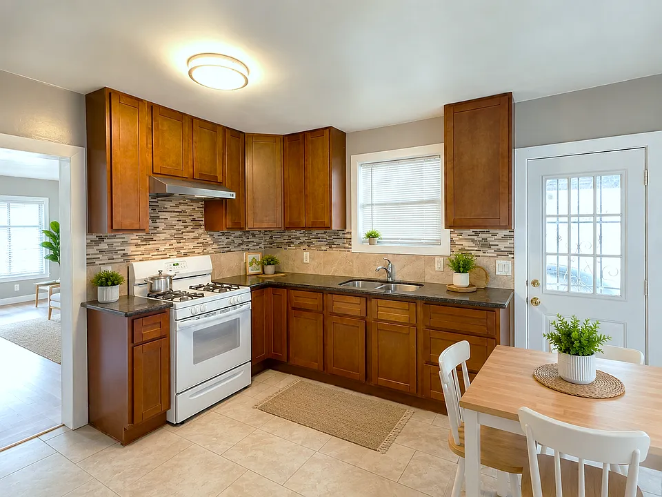 574 Duboce Ave
