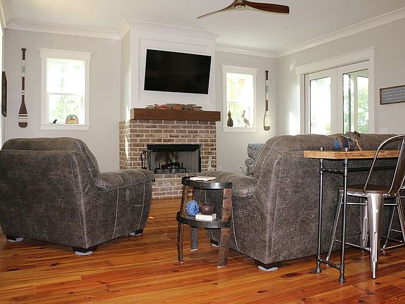 4th image of 16 Driftwood Dr
