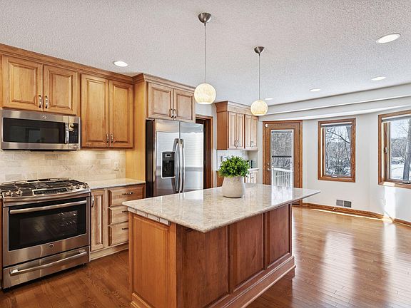 4th image of 12520 Pinehurst Dr