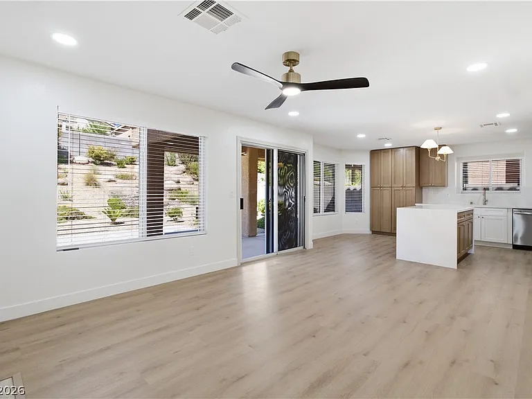 2137 Crestline Falls Pl — Photo 11