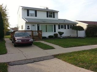 17518 Clark St, Riverview, MI 48193