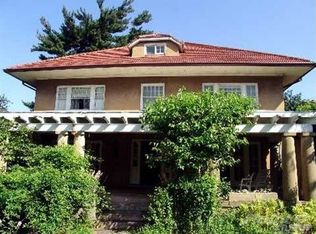 137 Hollywood Ave, Flushing, NY 11363