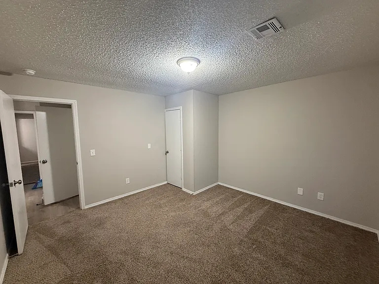 1110 W Birmingham Pl — Photo 12