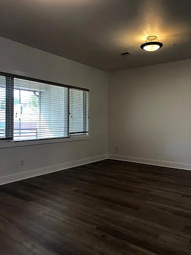 3 bed, 2.5 bath, 1440 sqft, $4,725 — Photo 3