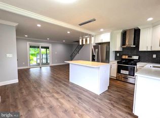 65 Pennant Ln, Willingboro, NJ 08046