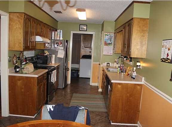 2nd image of 2 Lemans Dr N
