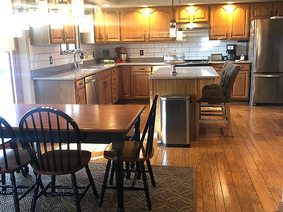 2nd image of 6670 Sturbridge Pl