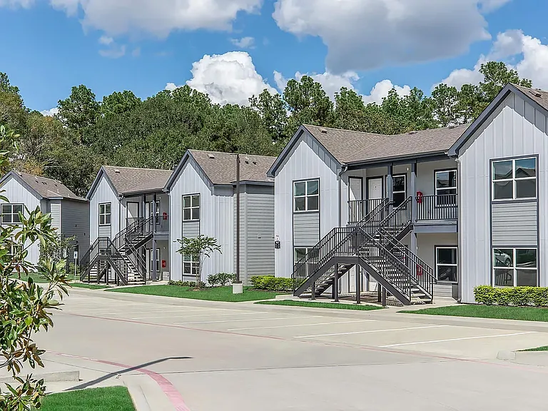 Argo Pointe Apartments — Photo 4