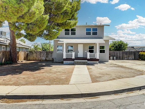 3rd image of 313 Chevron Pl