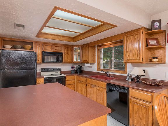 4th image of 4831 W Christine Cir