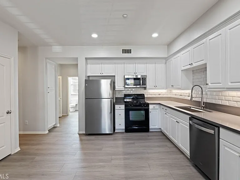 297 Tustin Field Dr — Photo 15