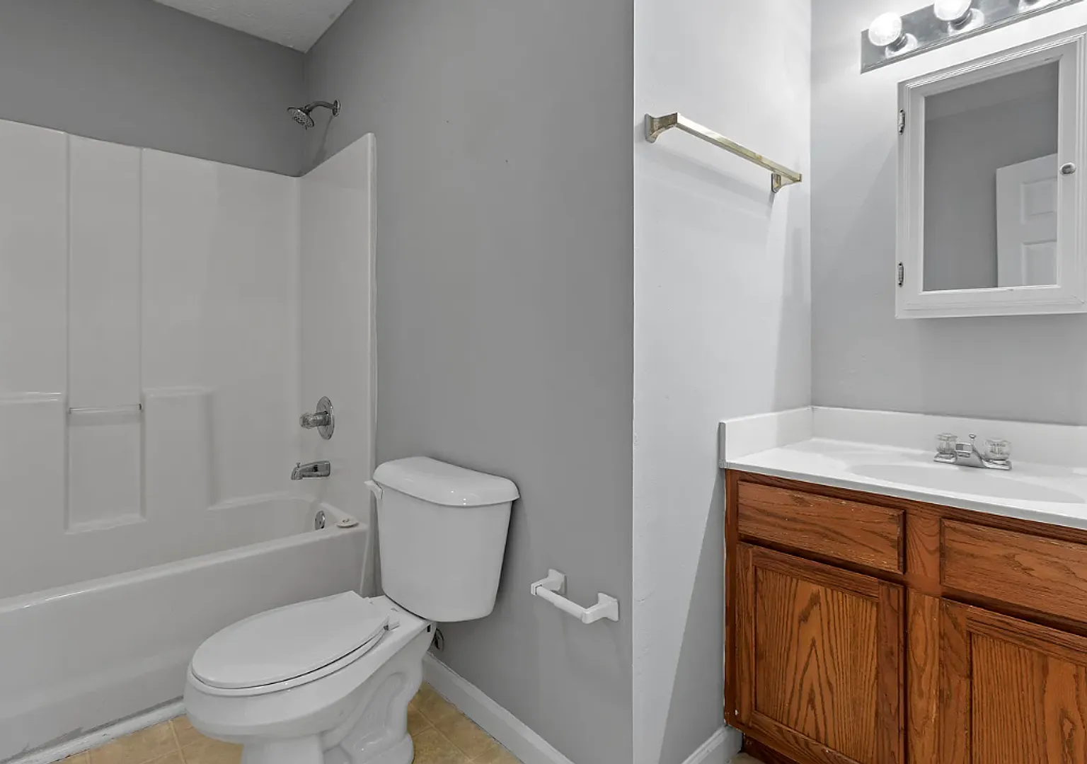 1100 Richmond Green Dr — Photo 3