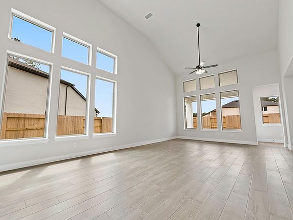 3rd image of 15822 Swan Lake Ln