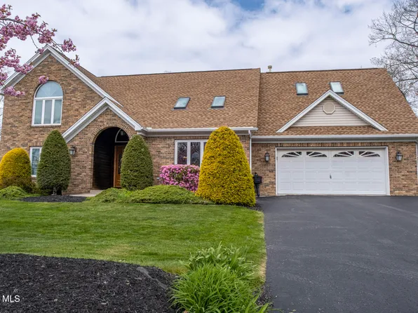 357 Ibis Dr, Hollidaysburg, PA 16648