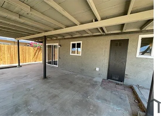 361 N 8th St — Photo 5