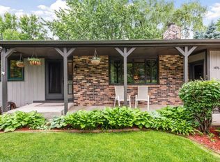 1496 Sunshine Cir, Chaska, MN 55318