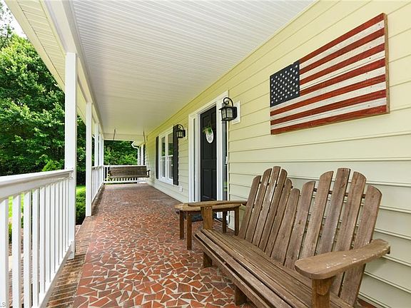 5th image of 6107 Four Oaks Ct