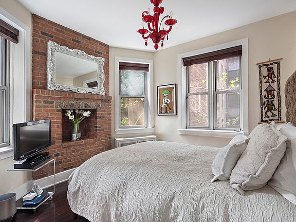 3rd image of 146 W 82nd St APT 2C