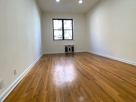 2nd image of 330 E 77th St #2S