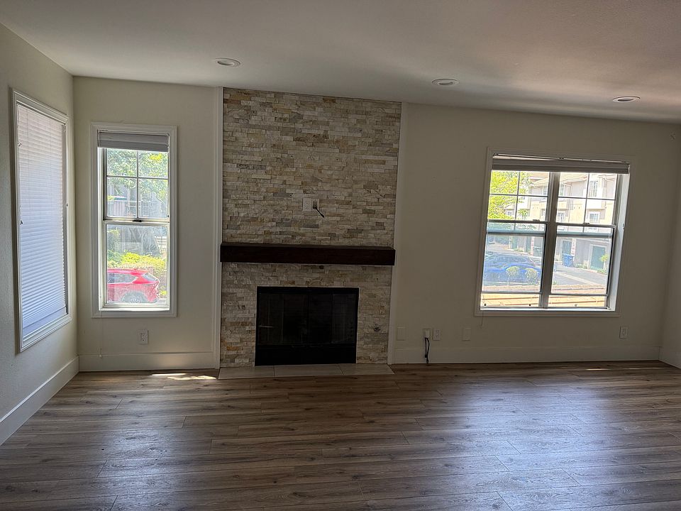 1st image of 3345 Holly Grove St