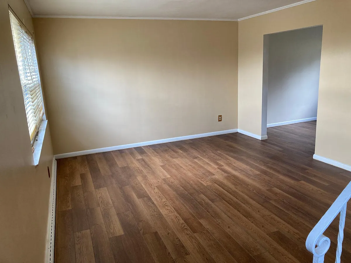 Living room - 106 Rosecrest Dr