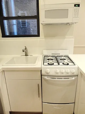 Rented by New York Residence | media 28